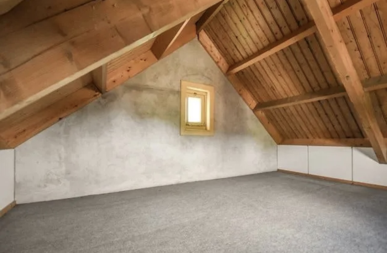 Entrümpelung – freigeräumter Raum nach der Räumung