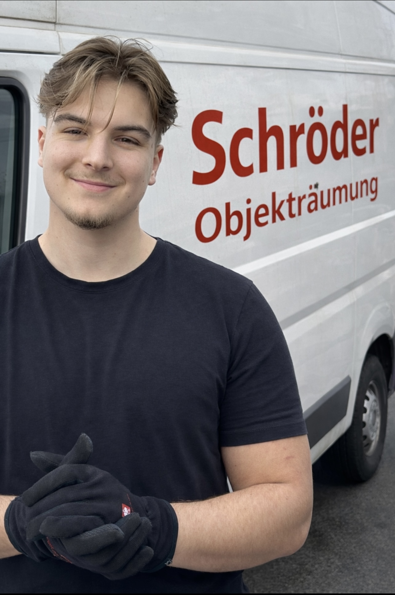 Dominik Schröder – Inhaber von Schröder Objekträumung